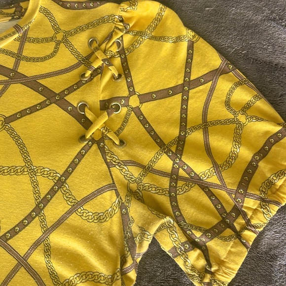 Michael Kors Honey Logo Chain Short Sleeve Top, Size L. - Picture 6 of 7